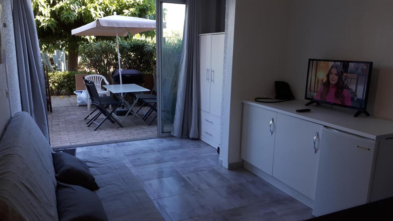Studio Cabine Avec Jardinet A 30 M De La Plage, Au Calme. Gruissan Exteriér fotografie